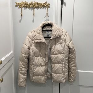 Beige jacket with pockets and very warm